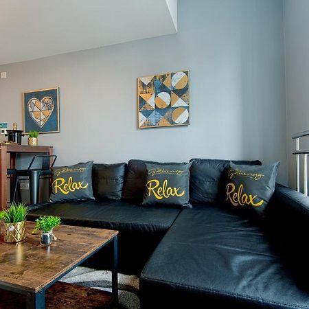 شقة The Eistedfod Penthouse - Berwyn House ريكسهام المظهر الخارجي الصورة